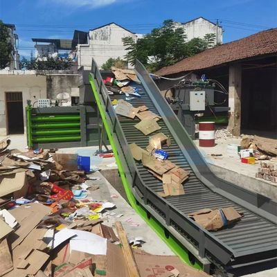 Des déchets de papier et de vieux vêtements machine à emballer hydraulique avec comprimé carton de boissons