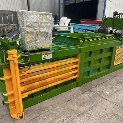 Type d'emballage automatique par courroie Compacteur de carton horizontal pour les emballages de compression
