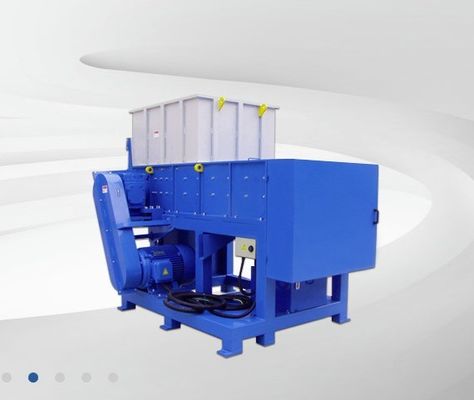Machine de concassage de plastique Déchiqueteur de bouteilles en PET pour le recyclage Poids T 2.5