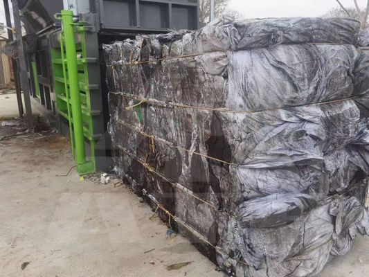 Opération automatique Déchets de carton presse à emballer pour bouteilles en plastique Vêtements conserves pour animaux de compagnie