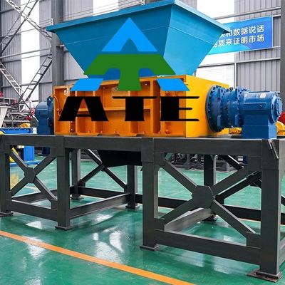 Machines de recyclage de pneus en caoutchouc usagés à double arbre pour le produit final