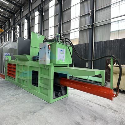 Recyclage des déchets textiles Compacteur hydraulique horizontal