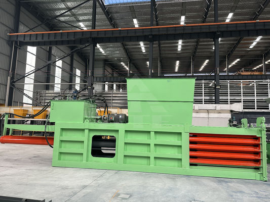 Recyclage des déchets textiles Compacteur hydraulique horizontal