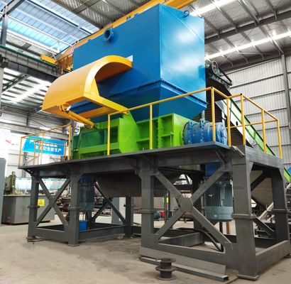 Machines de traitement des déchets industriels de bois, de métaux, de plastique et de déchets
