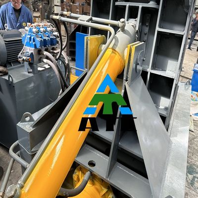 Système hydraulique de ballage automatique de briquetage de copeaux métalliques pour broche de fer horizontale de type