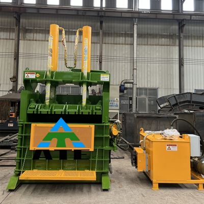 Presses hydrauliques verticales pour les déchets de bouteilles en plastique pour animaux de compagnie Les pneus et les déchets de papier