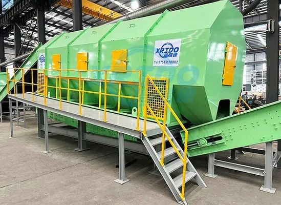 Récolteuse automatique de déchets ménagers