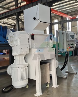 800 Modèle quatre arbres Pneus caoutchouc bois machine de recyclage fonctionnel déchets plastique concasseur