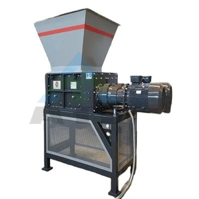 800 Modèle quatre arbres Pneus caoutchouc bois machine de recyclage fonctionnel déchets plastique concasseur