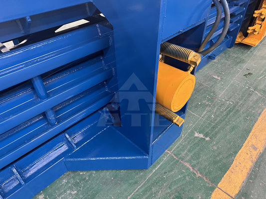 Ballonneuse horizontale à action hydraulique pour cartons et bouteilles en papier plastique