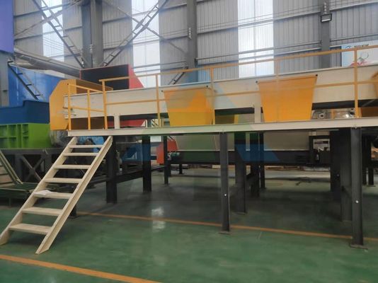 Tableau de classement des déchets pour les collecteurs de déchets de 2000 kg pour les machines de traitement des déchets de déchets de 100 T/jour