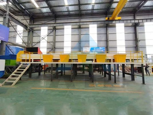 Plateforme de tri des déchets ménagers pour la récupération des déchets de construction et municipaux
