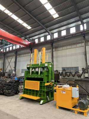 La balise hydraulique verticale à bande en acier plastique est la solution idéale pour le balisage des pneus automobiles