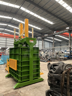Type de ceinture d'emballage Moteur hydraulique de déchets en plastique de papier à balles verticales