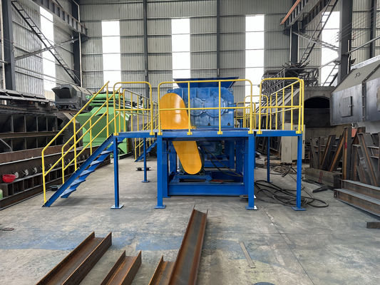 Machine de déchiquetage de plastique déchiquetage hydraulique de déchets de bois double arbre pour déchets organiques