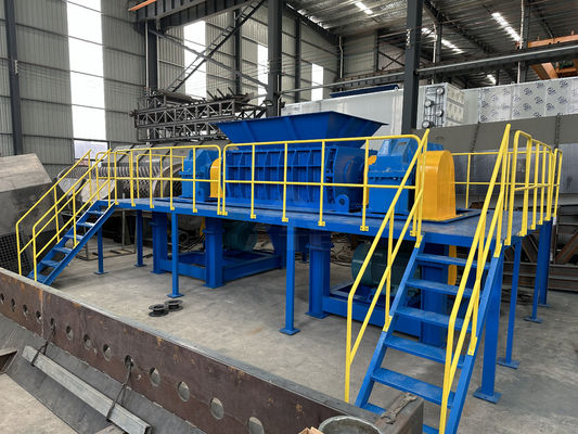 Machine à déchiqueter les métaux à double arbre pour le recyclage personnalisé dans diverses industries