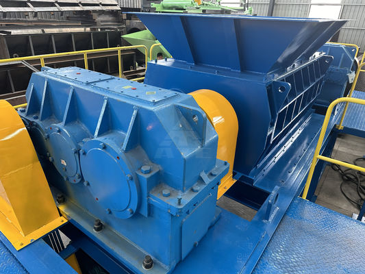 Machine à déchiqueter les métaux à double arbre pour le recyclage personnalisé dans diverses industries