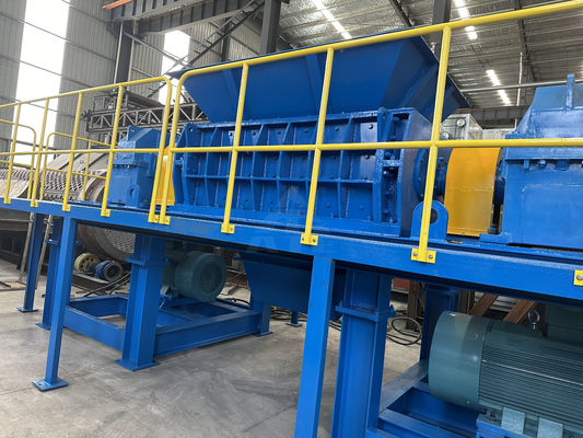 Machine à déchiqueter les métaux à double arbre pour le recyclage personnalisé dans diverses industries