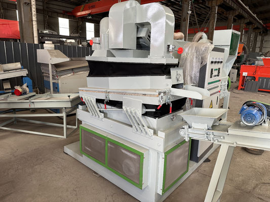 Granulateur de câbles de fil de cuivre en ferraille Stripper de cuivre pour le recyclage des déchets de fil électrique