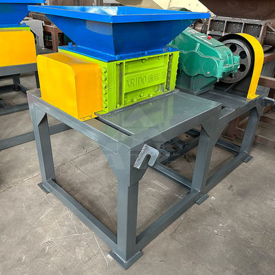 Déchiqueteuse hydraulique à double arbre pour carton mini métallique en plastique Poids 5000 kg