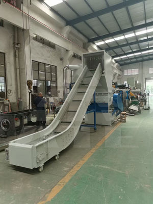 Capacité de production de 5 à 100 kg/h Déchiqueteuse à puits unique pour carton ondulé et plastique