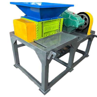 Machine à déchiqueter en plastique à double arbre pour le produit final de 1 à 10 cm et poids 5000 kg