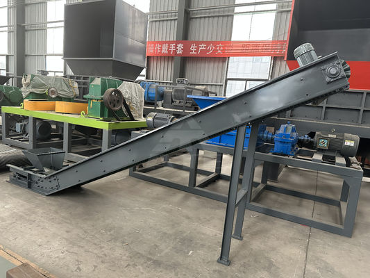 Déchiqueteuse à double arbre de 50 kW pour palettes de bois et systèmes de convoyeurs métalliques/plastiques
