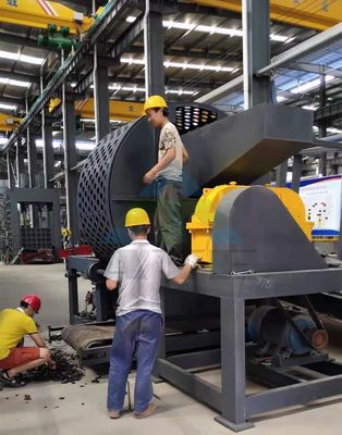 Machine de concassage de pneus à haute productivité de 2-3 tonnes pour le recyclage des déchets de pneus