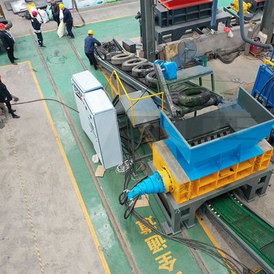 Équipement de recyclage de pneus de camions personnalisable à haute productivité avec déchiqueteuse de pneus en caoutchouc