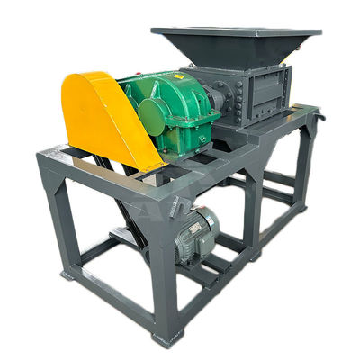 Facilité d'utilisation Déchiqueteur à double arbre pour la personnalisation de petits déchets plastiques