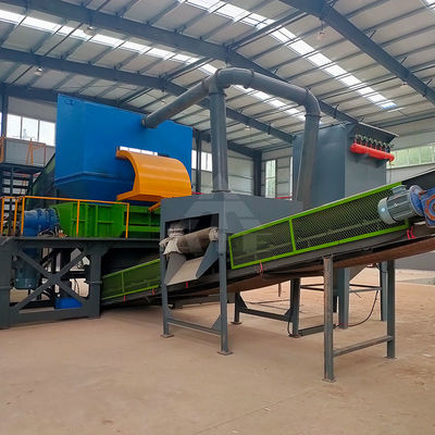 Déchiqueteuse à double arbre recycle efficacement les déchets métalliques et plastiques avec un fonctionnement facile