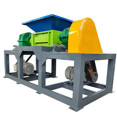 Déchiqueteuse à double arbre pour déchets métalliques et plastiques