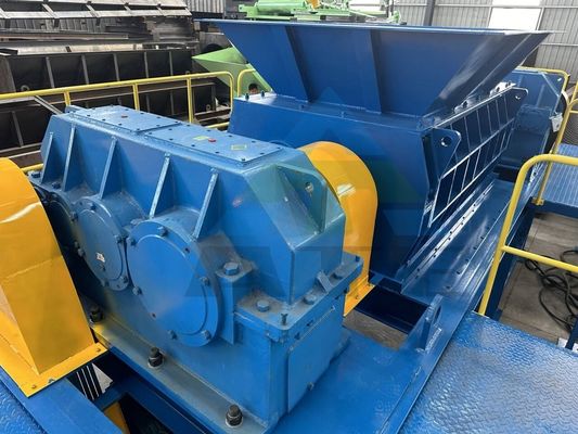 Déchiqueteuse à double arbre entièrement automatique pour le recyclage des déchets ménagers MSW et plus
