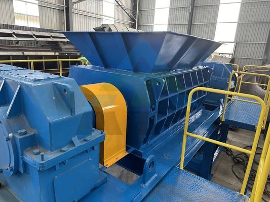 Déchiqueteuse d'acier à commande PLC pour le recyclage des déchets de pneus et la production de poudre de caoutchouc