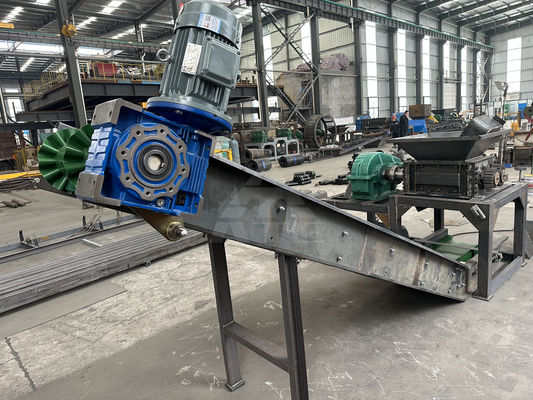 Déchiqueteuse à puissance unique de 50 kW pour les besoins de désintégration du papier plastique et des déchets métalliques