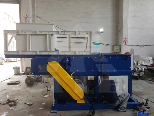 300-500 kg de capacité Machine de déchiquetage de bouteilles en plastique industriel à axe unique