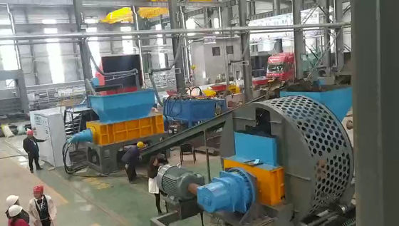 Recyclage des déchets de pneus à haut niveau avec une machine et un convoyeur de déchiquetage de pneus en caoutchouc