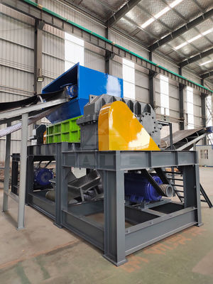 Machine de recyclage de plastique à déchiquetage de caoutchouc et de métaux avec poids T de 2.5