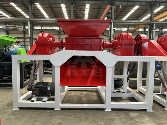 Décheteuse de déchets plastiques multifonctionnelle avec déchets métalliques à double arbre