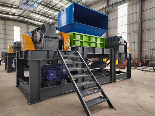 Machine de déchiquetage des métaux en plastique Produit final 1-10 cm Opération facile pour les déchets ménagers