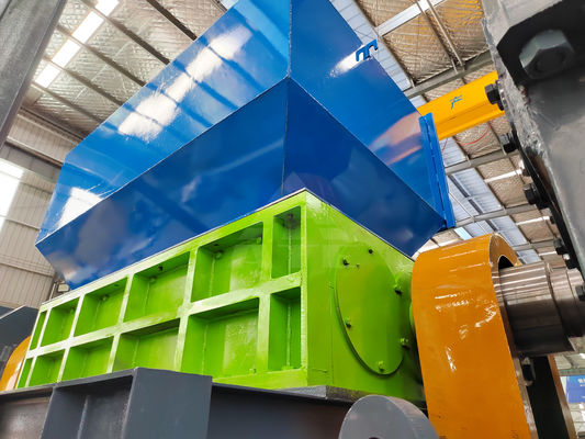 Déchiqueteuse de voiture en plastique ABS à double arbre idéale pour le recyclage des déchets dans diverses industries
