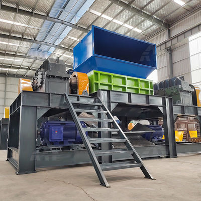 Machine à déchiqueter les déchets plastiques à double arbre pour le recyclage dans le concasseur de déchets plastiques