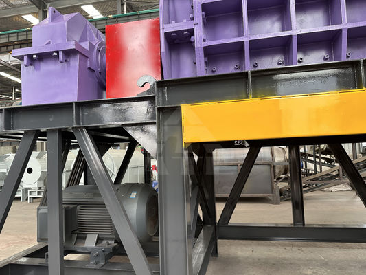 Déchiqueteuse de bouteilles en plastique pour maison en carton 2000 pour le recyclage des boîtes en aluminium et des déchets métalliques