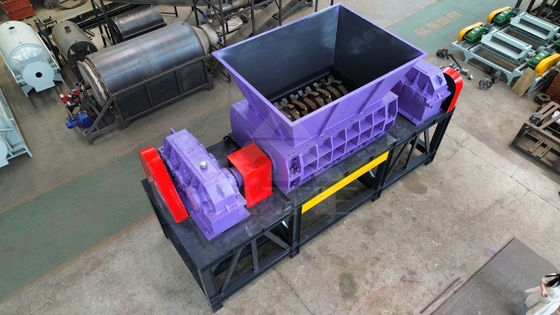Machine de déchiquetage de déchets métalliques et plastiques 5T Poids adapté à diverses applications