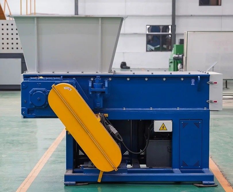 Puissante déchiqueteuse à axe unique pour les déchets alimentaires en plastique de cuisine dans les ateliers de réparation de machines