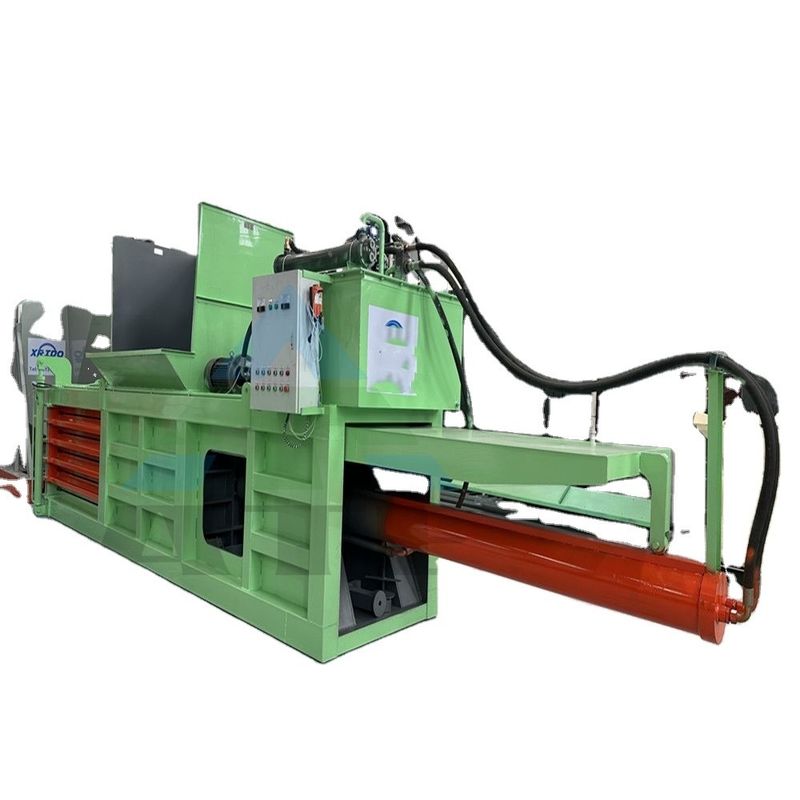 Machine à emballer automatique à action hydraulique pour la fourniture de déchets de carton, de plastique et de métaux