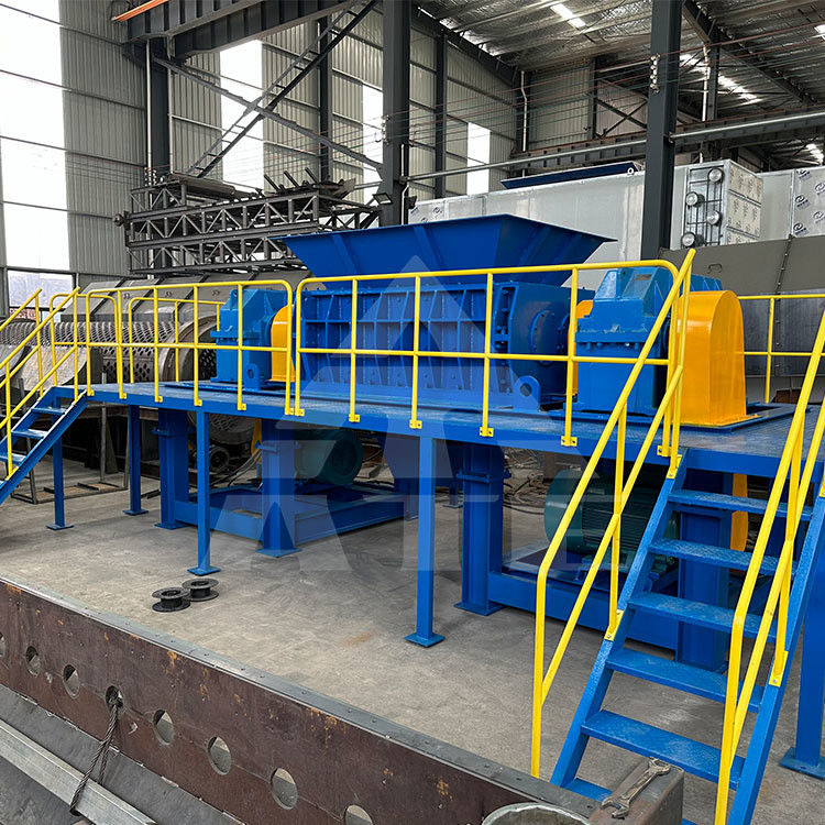 Machine de déchiquetage de plastique déchiquetage hydraulique de déchets de bois double arbre pour déchets organiques