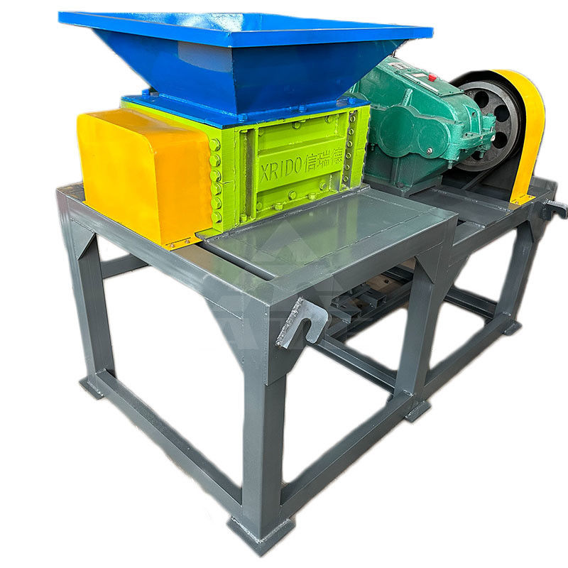 Machine à déchiqueter en plastique à double arbre pour le produit final de 1 à 10 cm et poids 5000 kg
