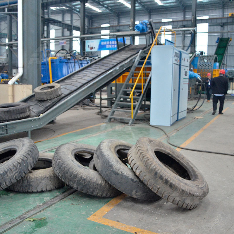 22kW de puissance déchiqueteuse de pneus à tension personnalisée avec équipement de recyclage et double arbre